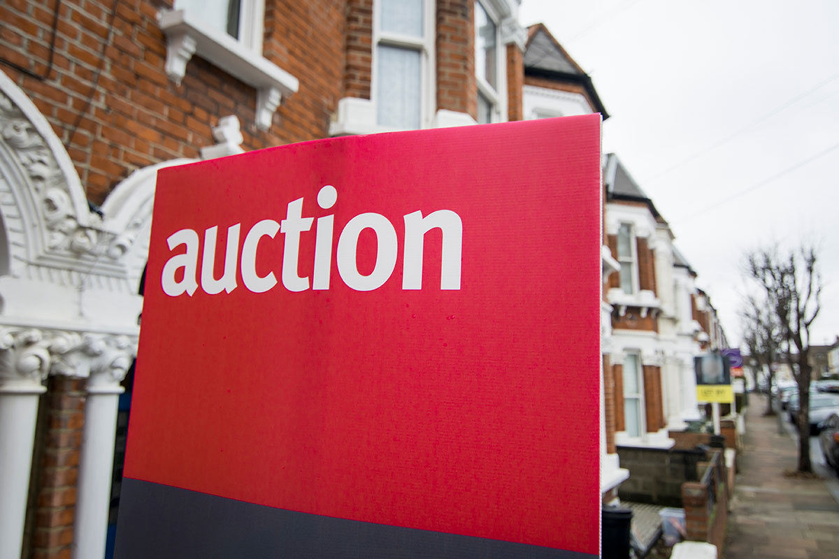 Auction-sign auction sign